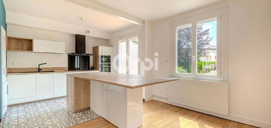 Maison  à vendre, 5 pièces, 4 chambres, 220 m²