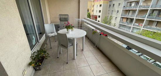 Appartement  à vendre, 3 pièces, 2 chambres, 76 m²