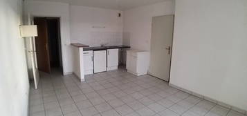 Appartement  à louer, 2 pièces, 1 chambre, 38 m²