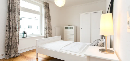 2-Zimmer TOP MODERNISIERT und MÖBLIERT mit Balkon