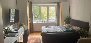 Großes WG-Zimmer (21m²) in 3er WG