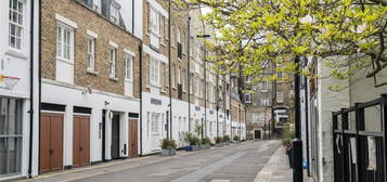 Flat to rent in Brook Mews North, Lancaster Gate, London W2