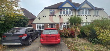 4 bedroom semi-detached house to rent