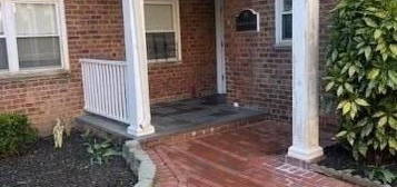 70 Knigthsbridge Rd Unit 2B, Great Neck, NY 11021