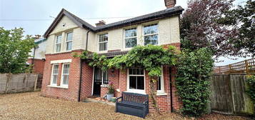 4 bed country house for sale