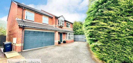 5 bedroom detached house for sale