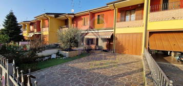 Casa o villa in vendita in via San Anna di Stazzema