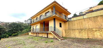 Chalet en Montbarbat, Maçanet de la Selva