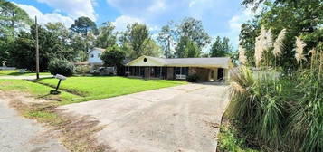 97 Bays Ave, Garden City, GA 31408