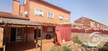 Chalet en Chozas de Canales