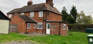 2 bedroom semi-detached house to rent