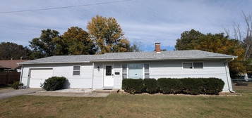 237 Columbia Ave, Columbia, IL 62236