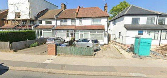 Semi-detached house to rent in Summers Lane, London N12