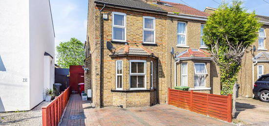 2 bedroom semi-detached house for sale