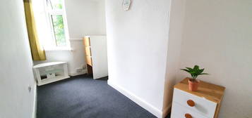 Room to rent in Bailey Road, Bilston WV14