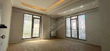 ROYALMAX'DAN SİTE'DE TRAMVAY METRO YAKINI 2 KAT 2+1 85 M² DAİRE