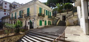 Quadrilocale in vendita in via Latina, 17