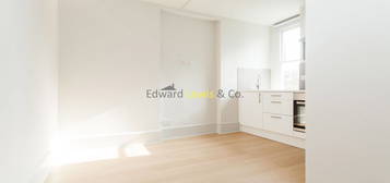 Studio to rent in Stoke Newington High Street, London N16