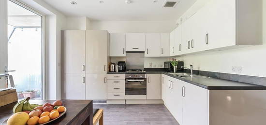 Flat for sale in Shrewsbury Road, London NW10