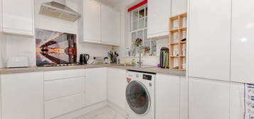 3 bed flat to rent