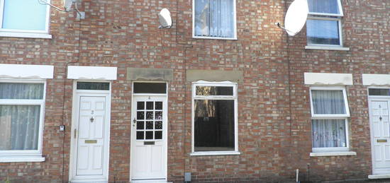 2 bed end terrace house to rent