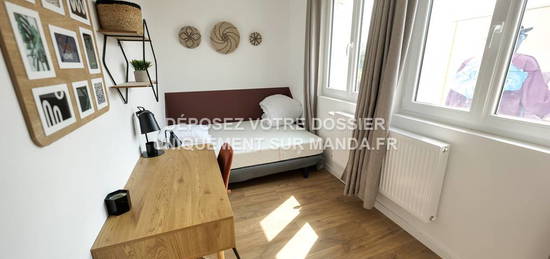 Location appartement 4 pièces 10 m²