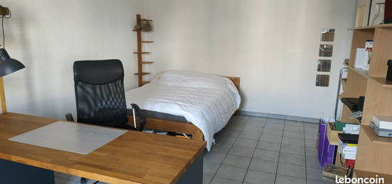 Location T1 32 m² meublé. Immeuble calme et sécurisé