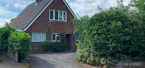 3 bedroom detached house