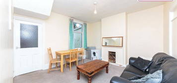 4 bed terraced house to rent