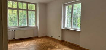 S-MITTE!!! Sehr schöne, helle 6-Zi.-Wohnung * EBK * TL-Bad * 2 sep. WCs * 2 Balkone * WG-geeignet *