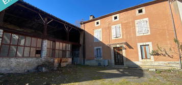 Ancien corps de ferme à rénover