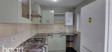 3 bedroom semi-detached house to rent