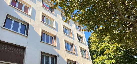 Appartement À Vendre proche RER A et centre ville de Neuilly Plaisance