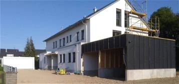Neubau mit XL-Terrasse: Hochwertige 3-Zimmer-Wohnung in Burgau