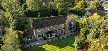 6 bedroom detached house for sale