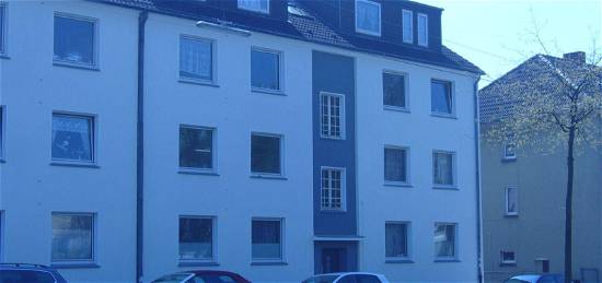 3- Zimmerwohnung plus Küche Diele Bad in Re- Ost August Schmidt