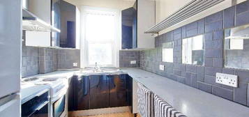 4 bedroom terraced house to rent