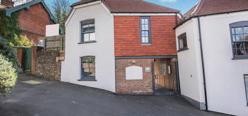 1 bed link detached house to rent