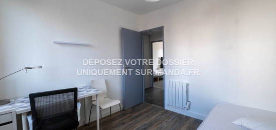 Location appartement 4 pièces 10 m²