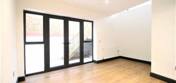 1 bedroom detached house