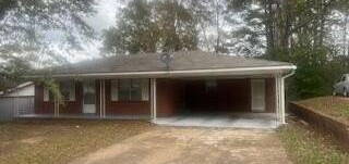 1110 Berry St, Grenada, MS 38901