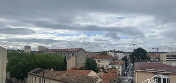 NIMES CHARLEMAGNE T4 DERNIER ETAGE TERRASSE