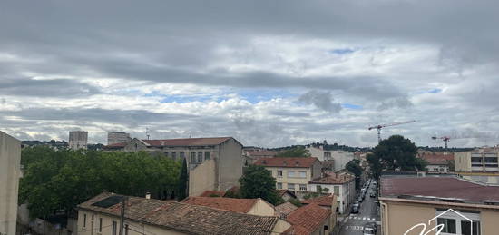 NIMES CHARLEMAGNE T4 DERNIER ETAGE TERRASSE