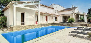 Villa avec Terrasse, Piscine et Vue splendie - 7 pièces - 237 m2