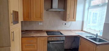 Terraced house to rent in Edward Avenue, Worksop NG8