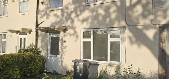 Terraced house to rent in Beaumont Leys Lane, Leicester LE4