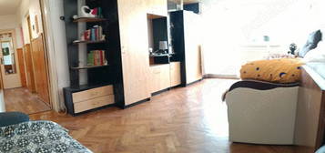 Apartament de 3 camere zona CRAITER,