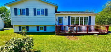 57 Adams Avenue, Botwood, NL A0H1E0
