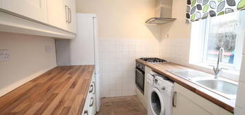 2 bedroom maisonette