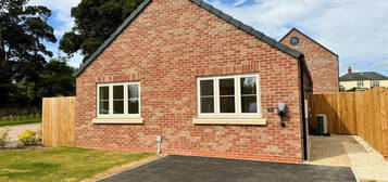 2 bedroom detached house for sale